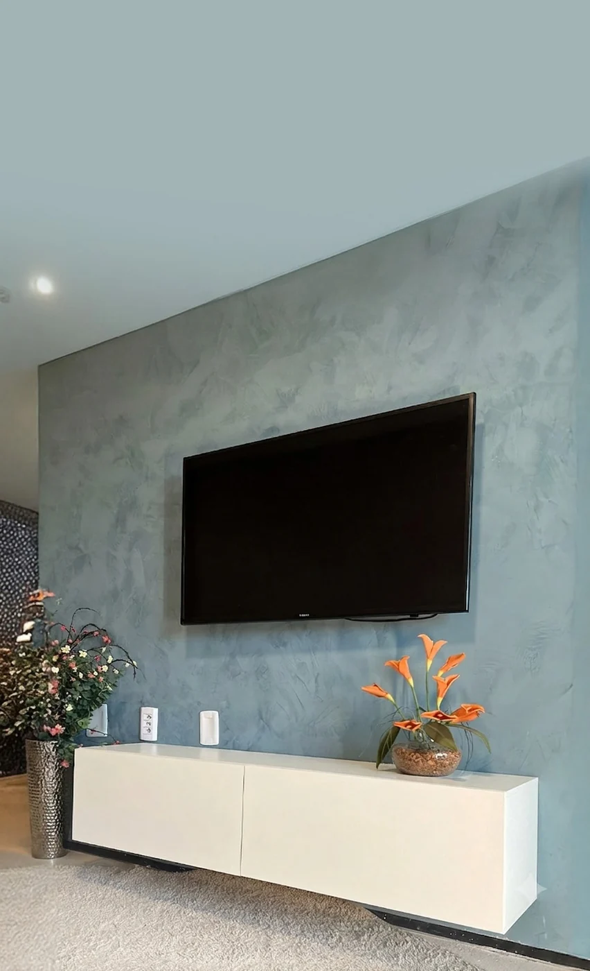 Rack branco suspenso para TV
