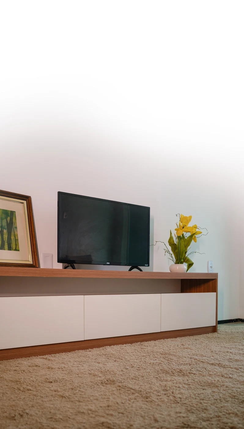 Rack amadeirado para TV da Larmóveis